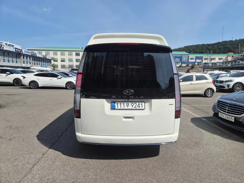 Hyundai Staria