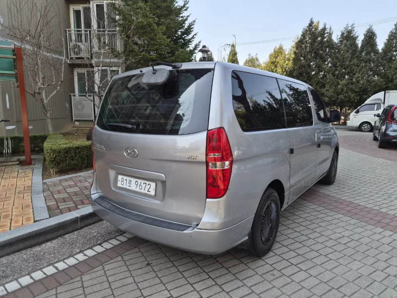 Hyundai Starex