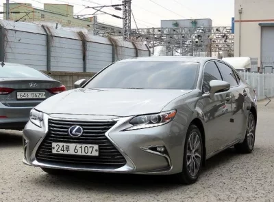 Lexus ES300h