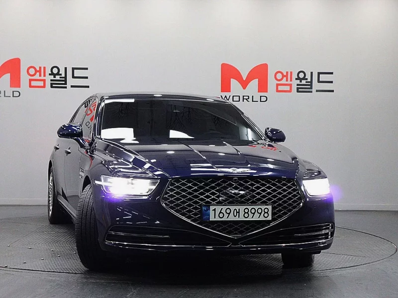 Genesis G90