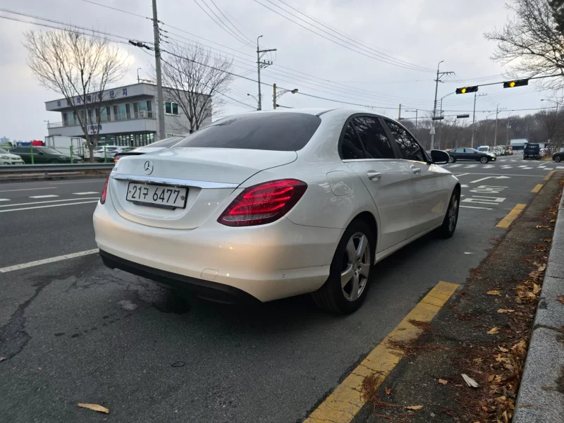 Mercedes-Benz C-Class