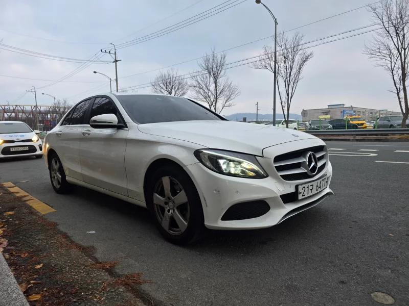 Mercedes-Benz C-Class