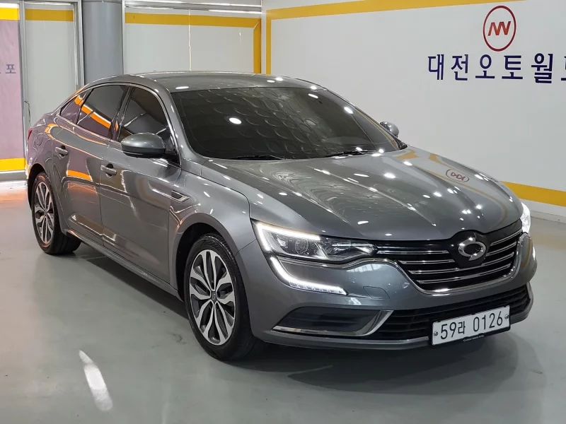 Renault SM6