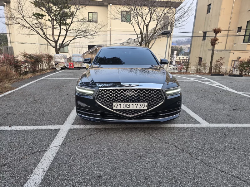 Genesis G90