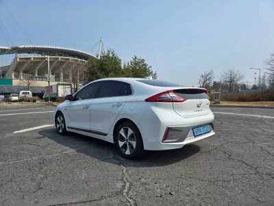 Hyundai Ioniq