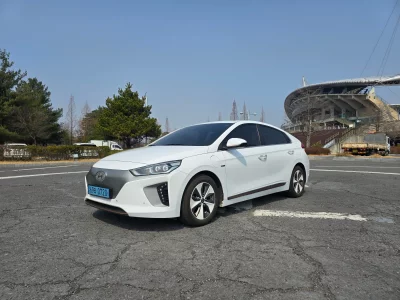 Hyundai Ioniq