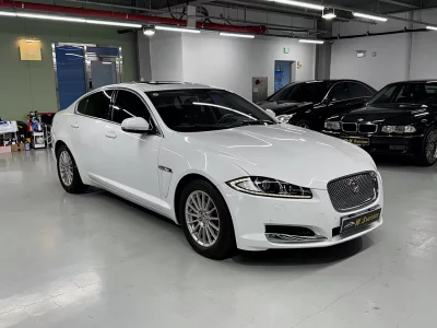 Jaguar XF