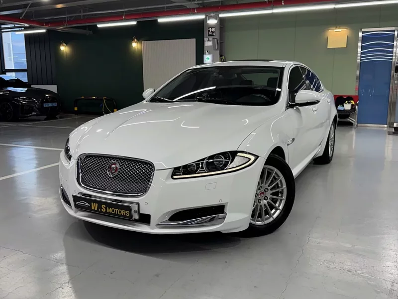 Jaguar XF