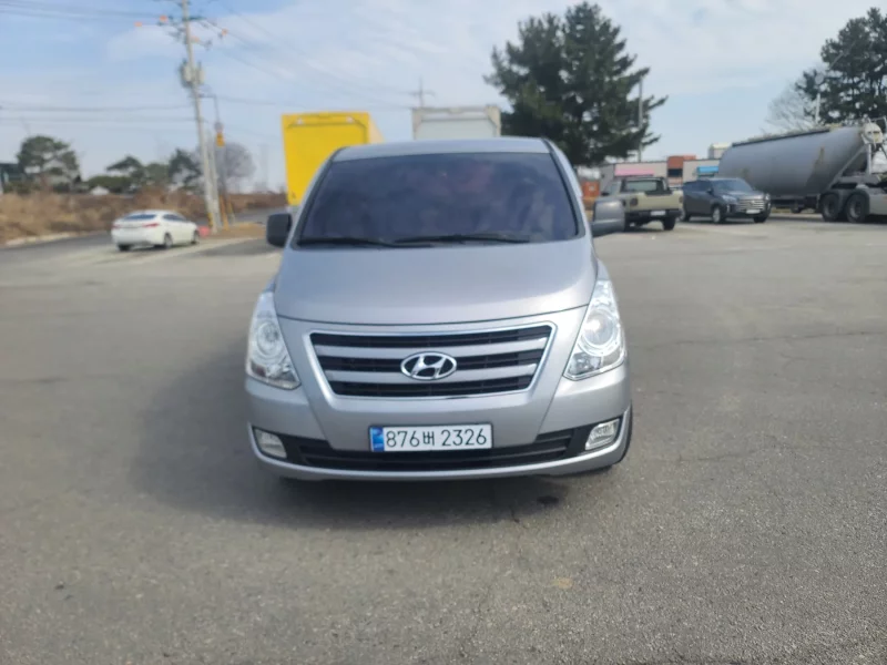 Hyundai Starex