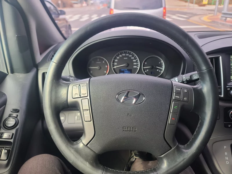 Hyundai Starex