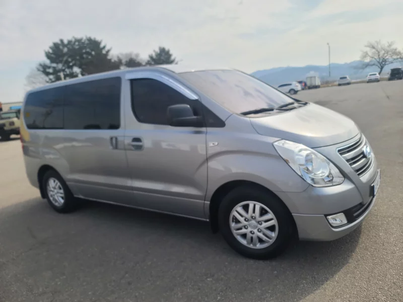 Hyundai Starex