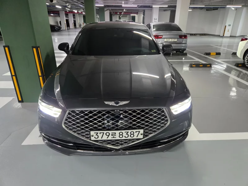 Genesis G90