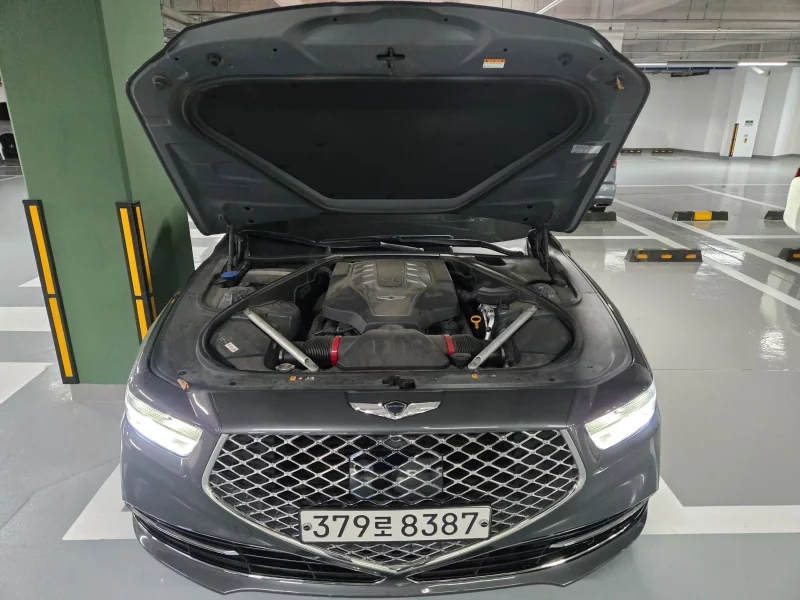 Genesis G90