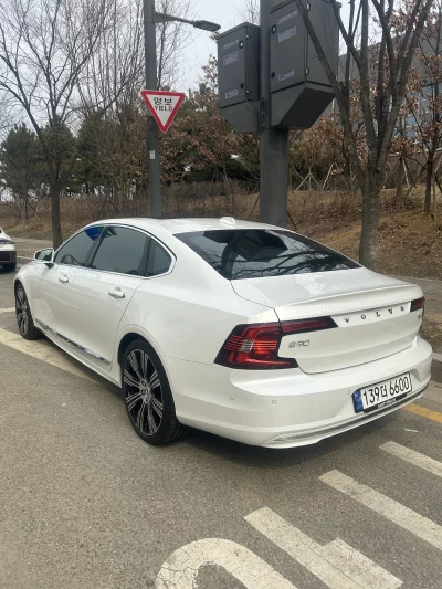 Volvo S90