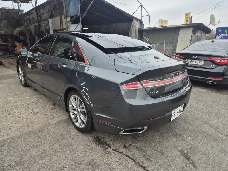 Lincoln MKZ
