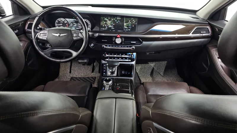 Genesis EQ900
