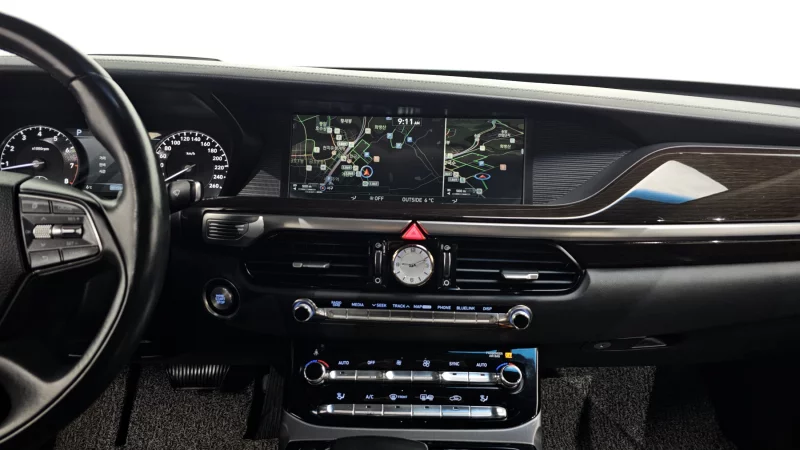 Genesis EQ900