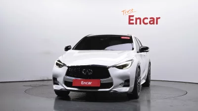 Infiniti Q30
