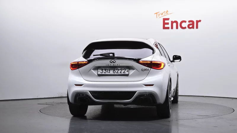 Infiniti Q30