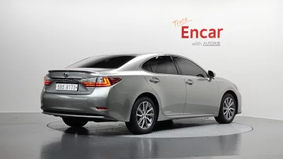 Lexus ES300h