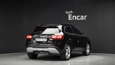 Mercedes-Benz GLA-Class
