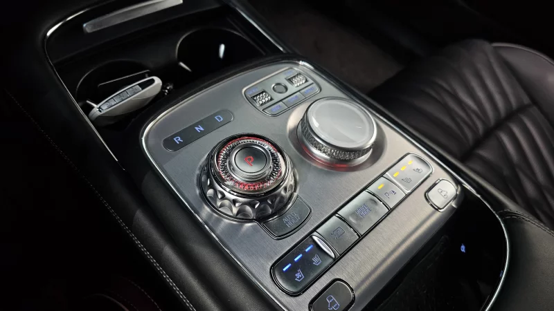 Genesis G90