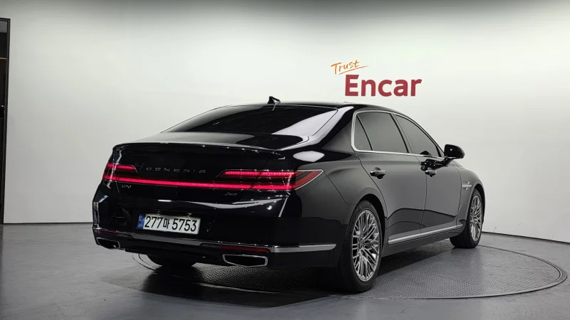 Genesis G90