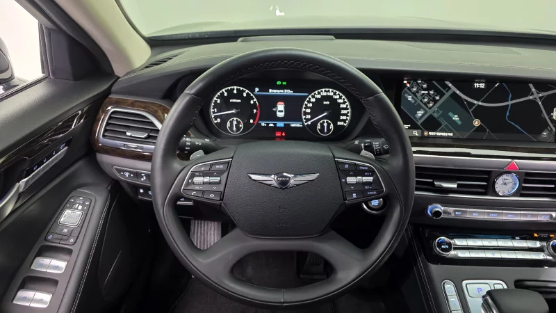 Genesis G90