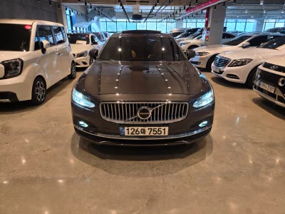 Volvo S90