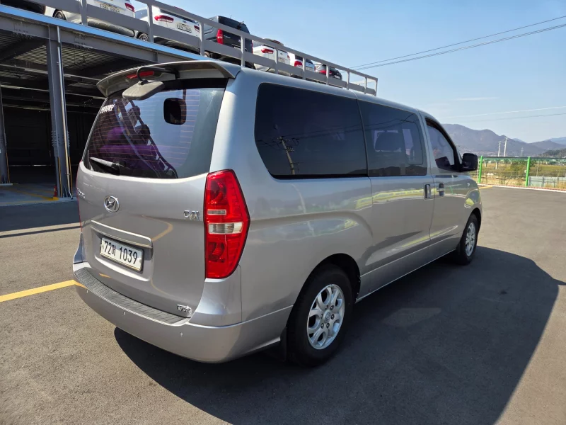 Hyundai Grand Starex