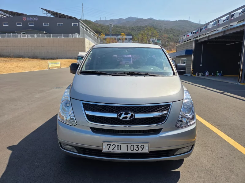 Hyundai Grand Starex
