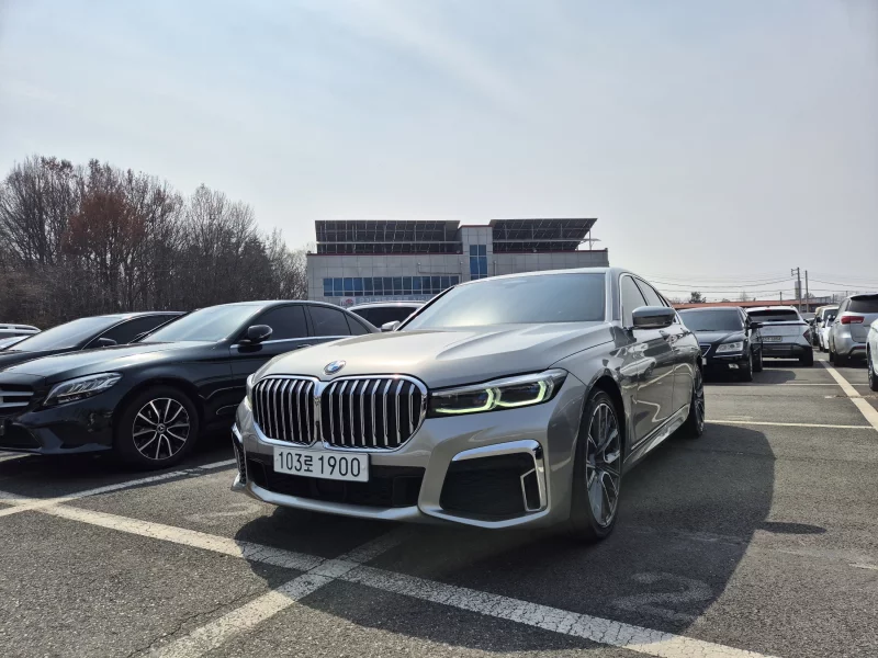 BMW 7-Series