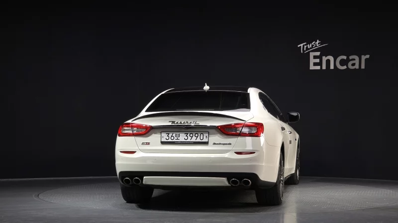 Maserati QUATTROPORTE