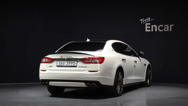 Maserati QUATTROPORTE