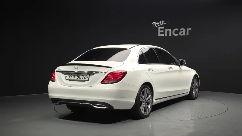 Mercedes-Benz C-Class