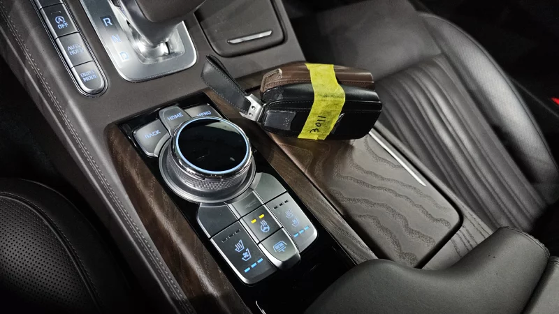 Genesis G90