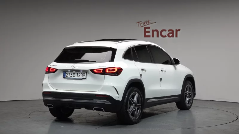 Mercedes-Benz GLA-Class