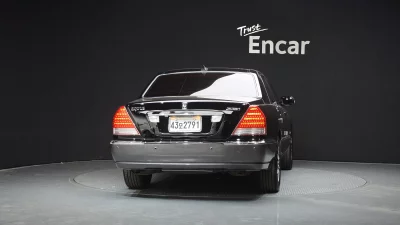 Hyundai Equus