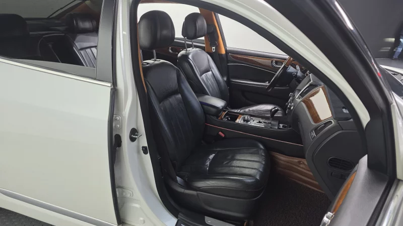 Hyundai Equus
