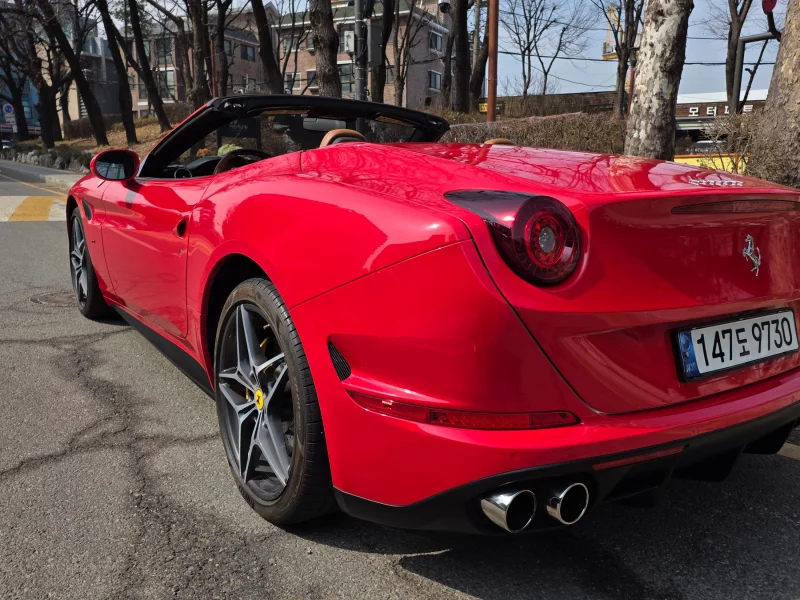Ferrari CALIFORNIA