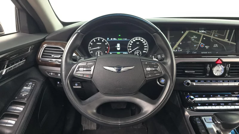 Genesis EQ900