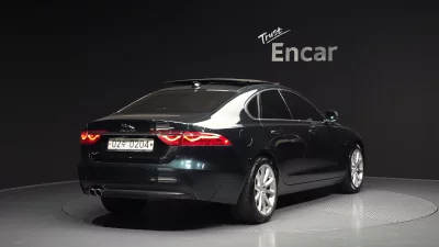 Jaguar XF