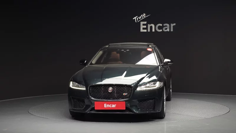 Jaguar XF