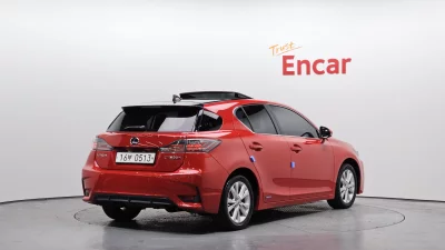 Lexus CT200h
