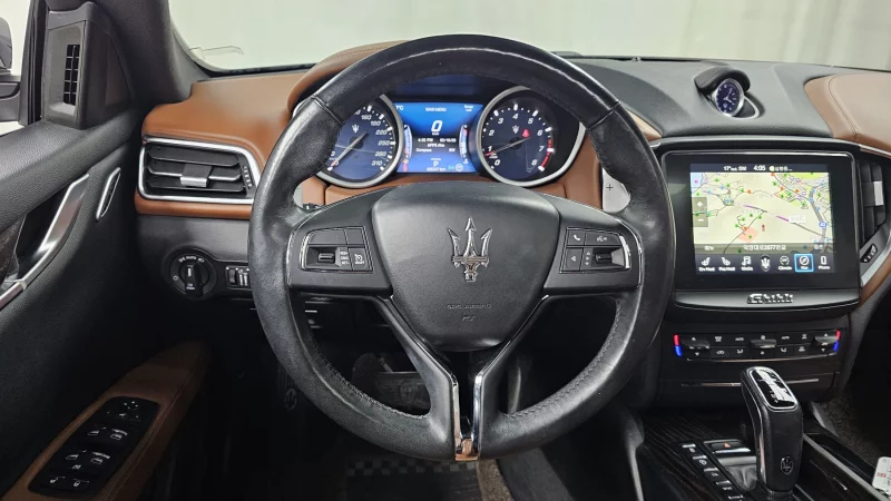 Maserati GHIBLI