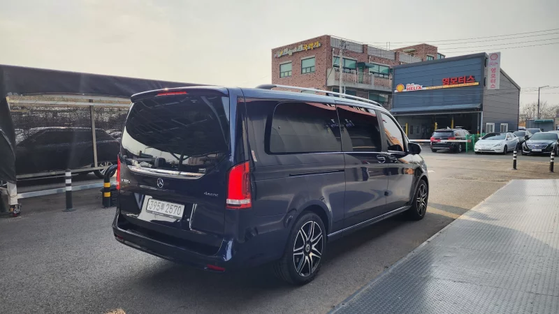 Mercedes-Benz V-Class