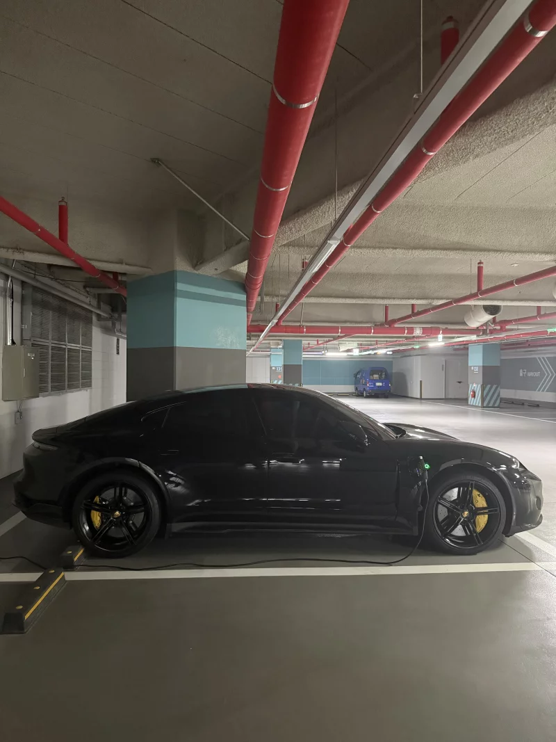 Porsche TAYCAN
