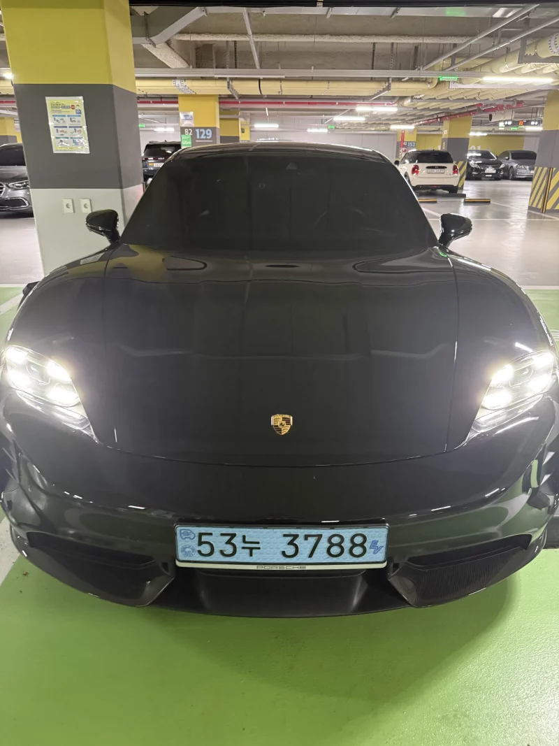 Porsche TAYCAN