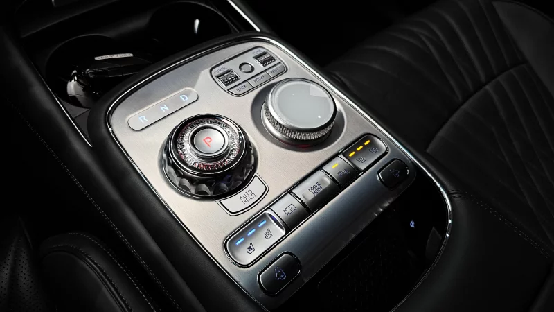 Genesis G90