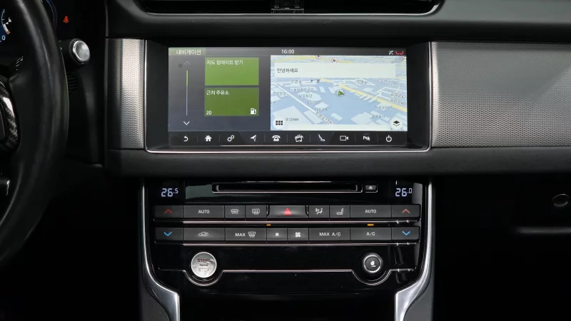 Jaguar XF